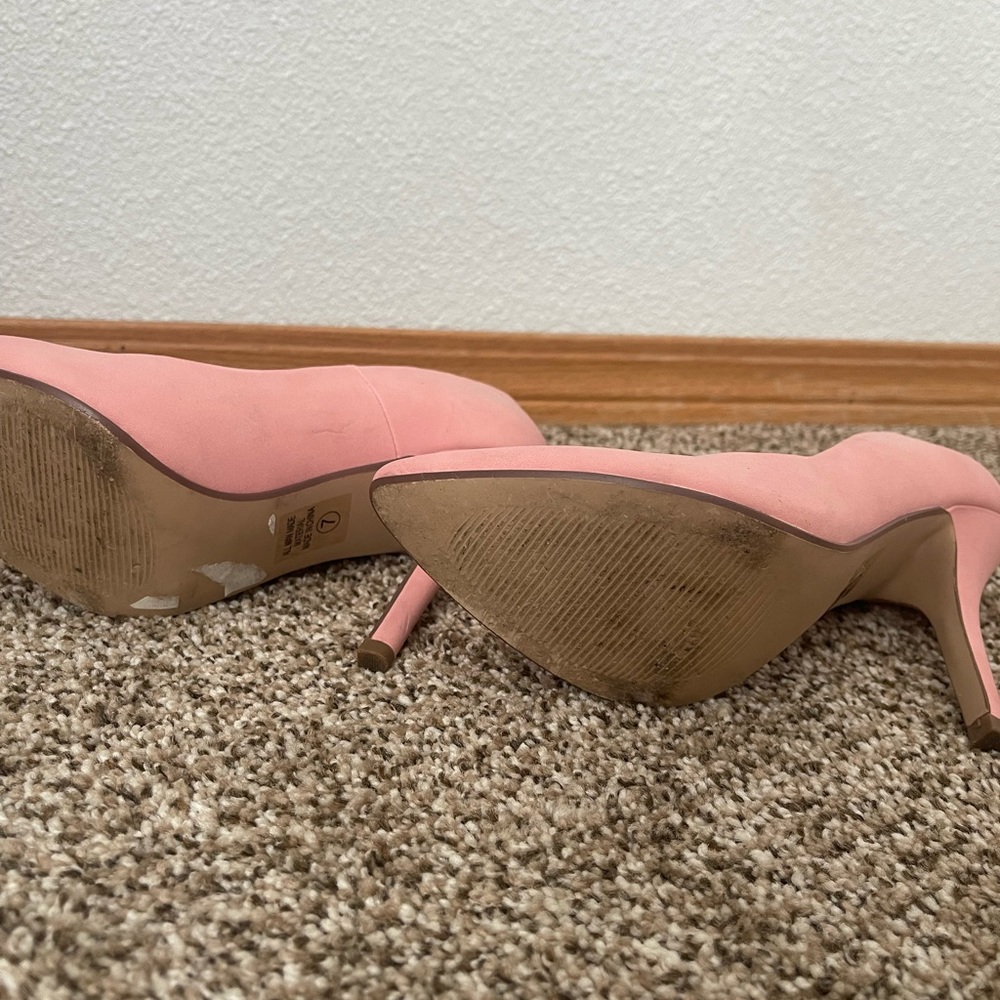 Heels - Picture 2 of 5